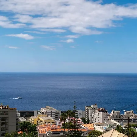 Casa Da Amoreira By An Island