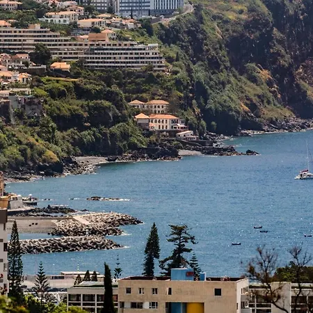 Casa Da Amoreira By An Island *