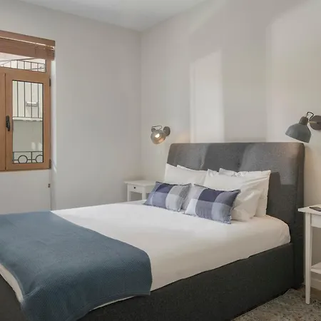 Casa Da Amoreira By An Island * Funchal (Madeira)